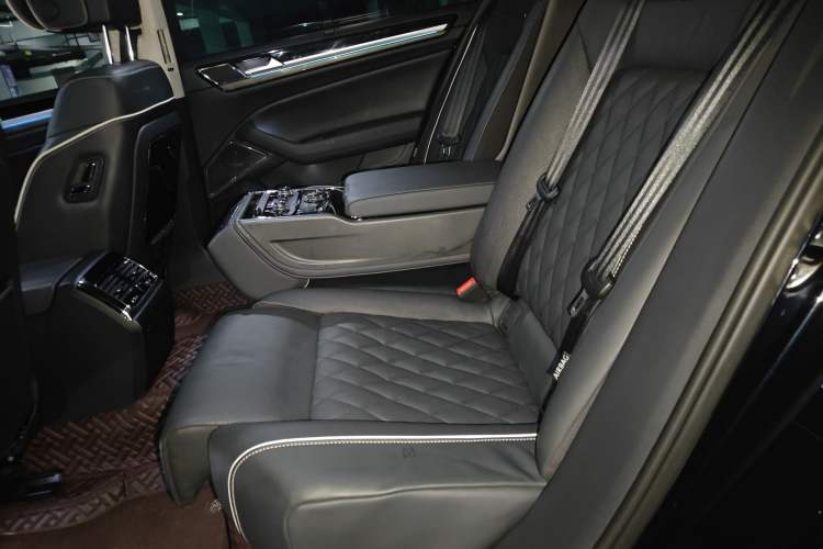 Used Volkswagen Phideon 2019 380TSI Two-Wheel Drive Flagship Version China VI Standard
