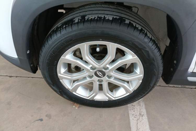 Used Chery Tiggo 3X 2021 Revised Version PLUS 1.5L Manual – Passionate Red Date Edition Left Front Wheel Hub