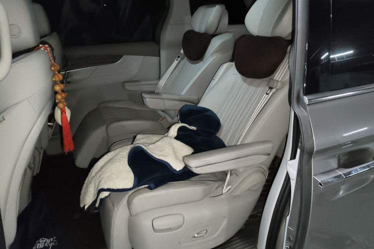 Used Roewe iMAX8 2023 400TGI Elite Edition
