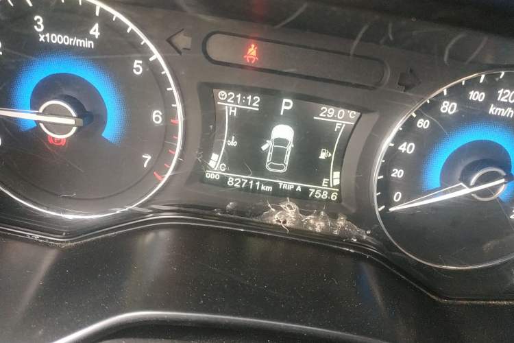 Used Dongfeng Fengon 580 2016 Revised Version 1.5T CVT Luxury Edition Odometer Close Up