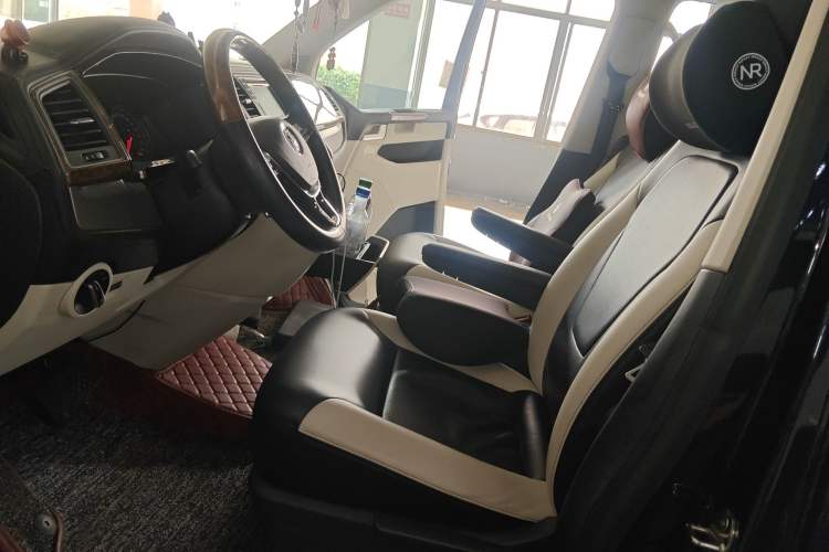 Used Volkswagen Caravelle 2017 2.0 TSI 4x4 Luxury Edition 7-Seater
