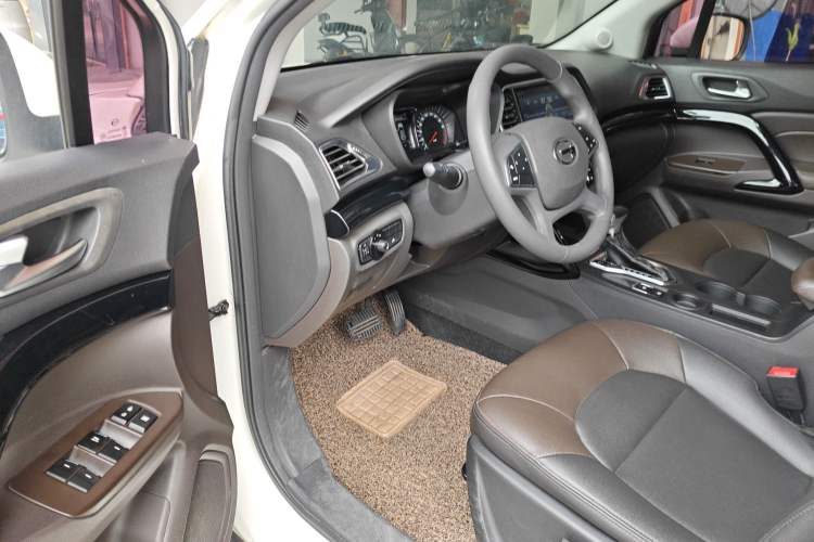 Used GAC Trumpchi GS4 2016 235T G-DCT Elite Edition Driver Seat