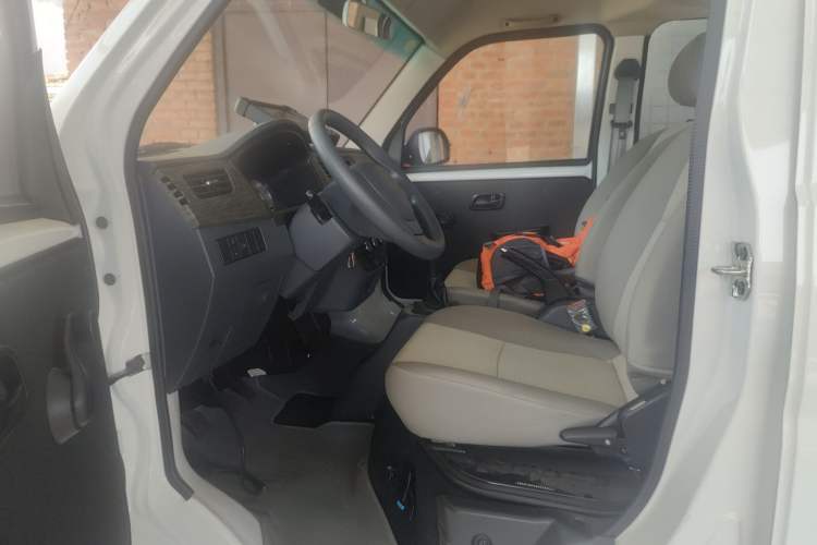 Used Jinbei Hiace X30 2024 1.5L Champion Edition Passenger Vehicle 5/6/7 Seats
