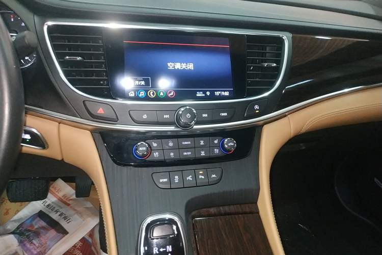 Used Buick LaCrosse 2020 652T Prestige Edition Audio And AC Panel