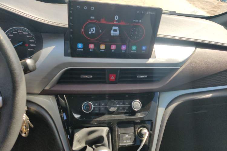 Used JAC Refine M3 2022 PLUS 1.8L 7-seater Standard Model
