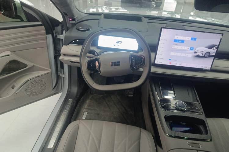 Used Geely Galaxy 8 2025 130km EM-i Flagship Edition
