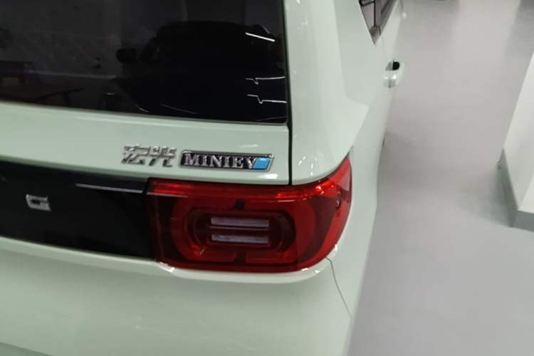 Used Wuling Hongguang MINIEV 2021 Macaron Premium Model – Lithium-NMC