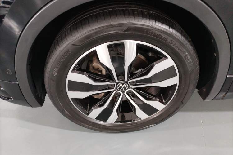 Used Volkswagen Tiguan L 2022 330TSI Automatic Two-Wheel Drive R-Line Enhanced Edition Left Front Wheel Hub
