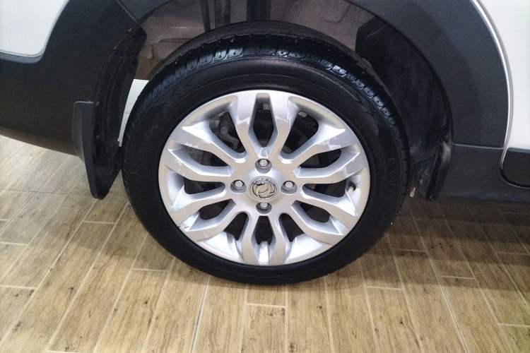 Used Dongfeng Aeolus AX3 2016 1.5L Automatic Shangkue Model
