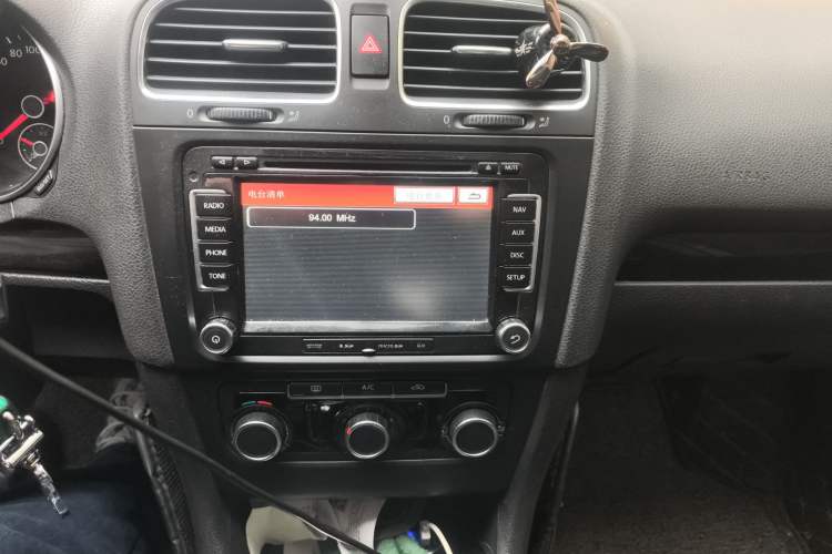 Used Volkswagen Golf 2012 1.4 TSI Automatic Comfort Edition Audio And AC Panel