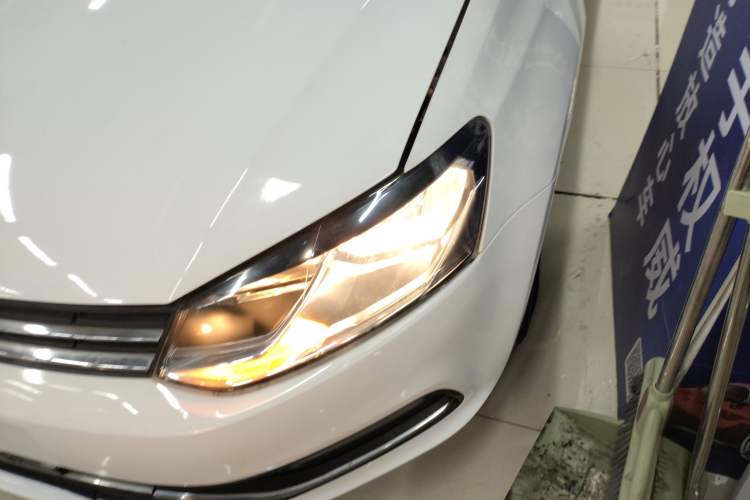 Used Volkswagen Polo 2014 1.4L Automatic Comfort Edition Left Front Headlight