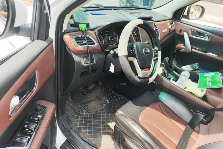 Used SWM X7 2017 1.5T automatic smart version 7 seats Driver Seat