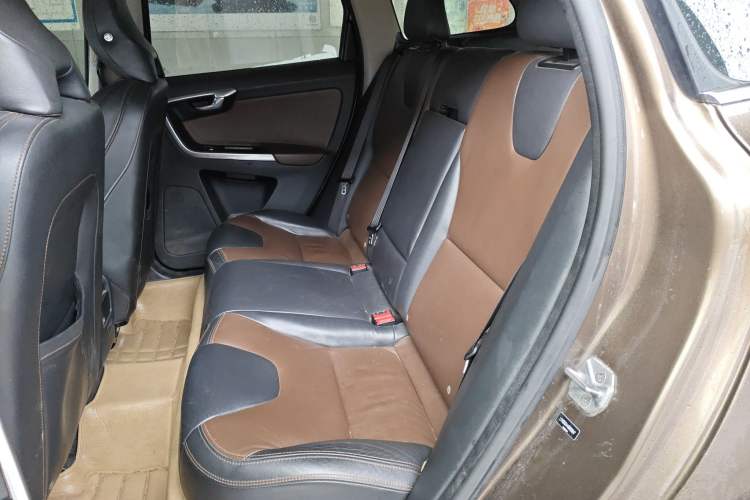 Used Volvo XC60 2016 T5 AWD Zhiyuan Edition Interior 4