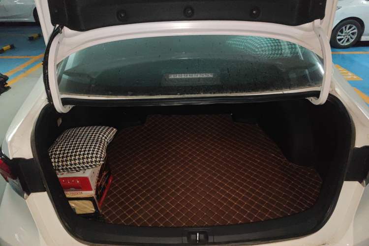 Used Toyota Corolla 2021 Dual-Motor 1.8L E-CVT Elite Edition Trunk