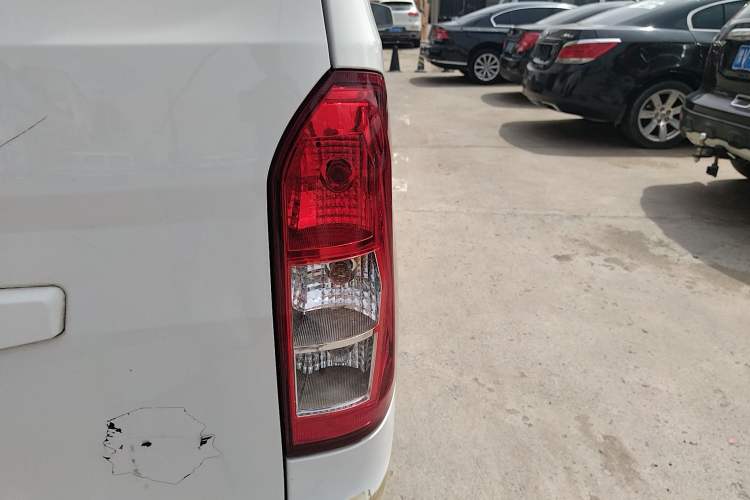Used Wuling Rongguang V 2018 1.5L Standard Version
