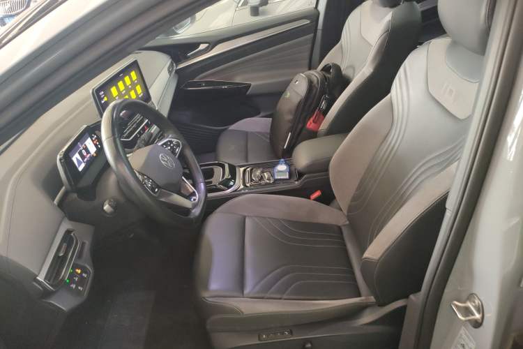 Used Volkswagen ID.4 CROZZ 2022 Long-Range Lite PRO Edition Left Front Seat