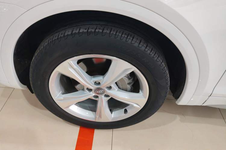 Used Audi Q5L 2018 40 TFSI Prestige Edition China V Left Front Wheel Hub