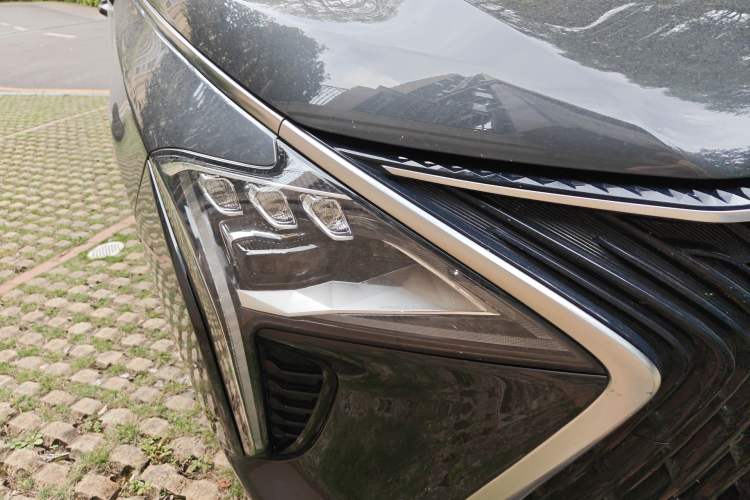 Used FORTHING Yacht 2022 1.5T DCT Chasing Wind Edition Right Front Headlight