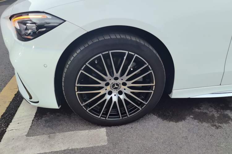 Used Mercedes-Benz C-Class 2024 Second Facelift C 260 L Sport Edition Left Front Wheel Hub