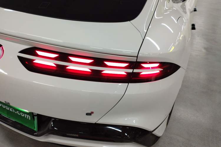 Used Denza Z9GT 2024 1100 Four-Wheel Drive Ultra Version Exterior 6