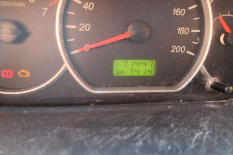 Used Wuling Hongguang 2015 1.2L S Base Model China V Standard Odometer Close Up