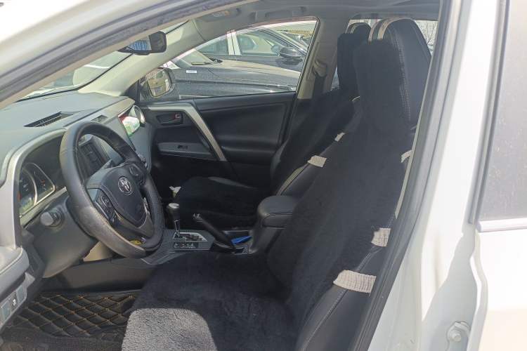 Used Toyota RAV4 2015 2.5L Automatic 4x4 Elite Edition
