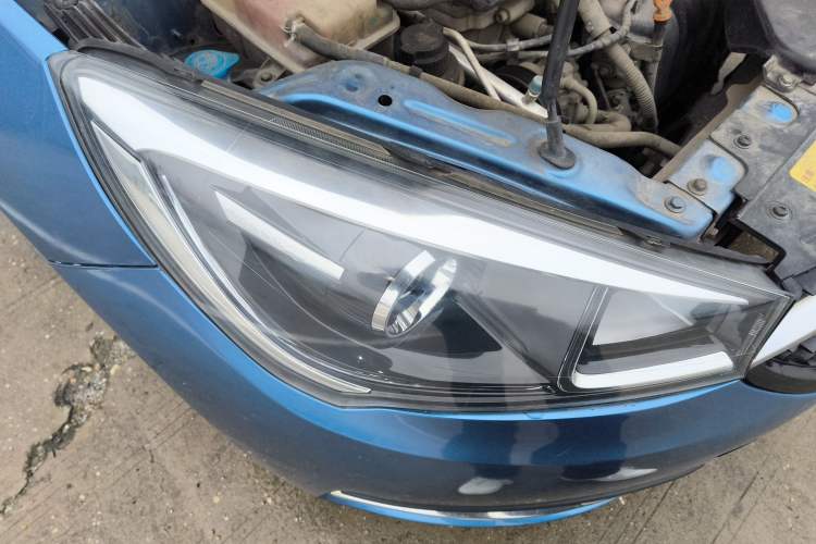 Used Chery Arrizo 5 2016 1.5L CVT Trendsetting Edition Right Front Headlight
