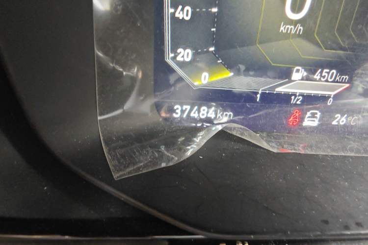 Used Lynk & Co 02 2022 2.0T DCT Shine Pro Odometer Close Up