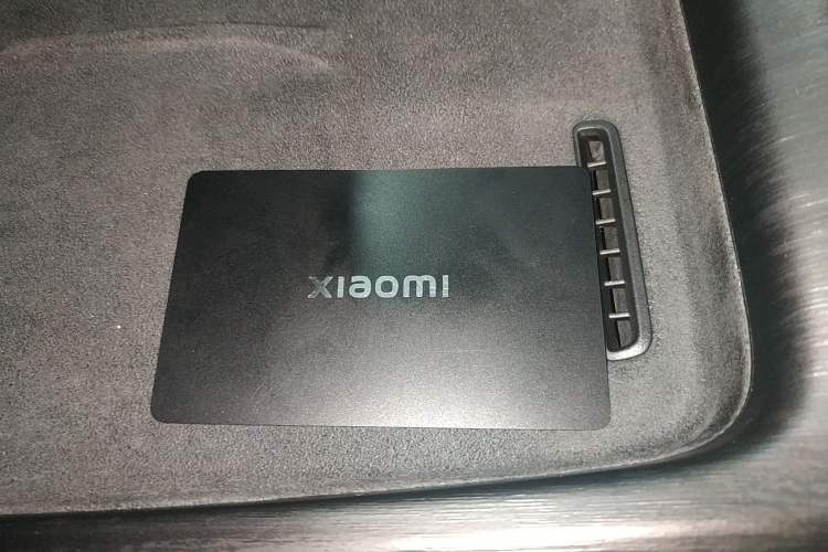 Used Xiaomi Auto SU7 2024 Four-Wheel Drive Ultra-Long Range Advanced Intelligent Driving Max Edition Interior 1