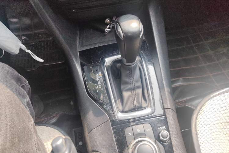 Used Mazda 3 Axela 2014 Sedan 1.5L Automatic Luxury Model