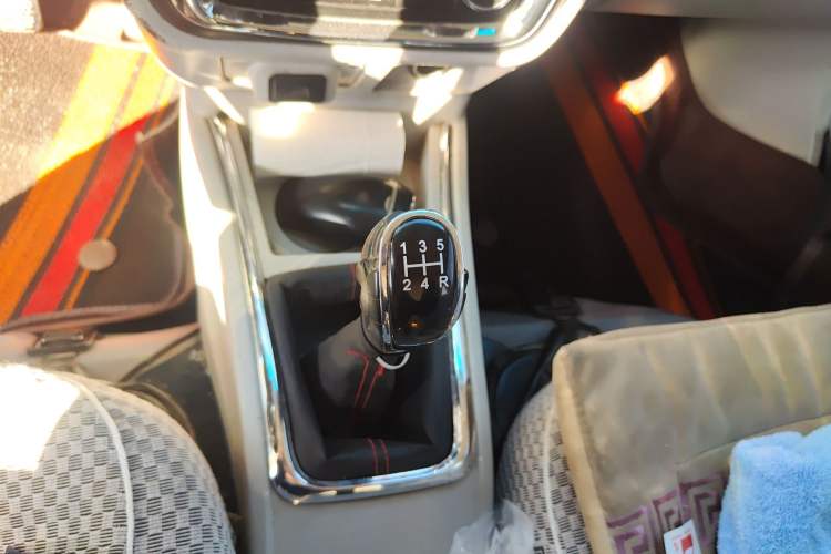 Used Jinbei New Hiace X30L 2016 1.5L Business Edition Van DLCG14 Gear Lever