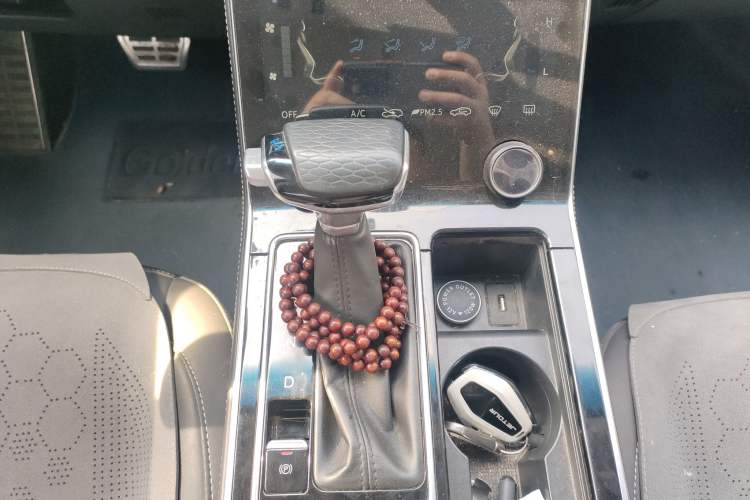 Used JETOUR X90 2020 1.6T DCT Shadow Edition 6-Seater Gear Lever