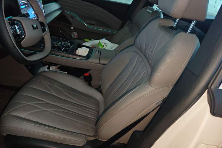 Used Geely Galaxy 8 2025 130km EM-i Deluxe Edition
