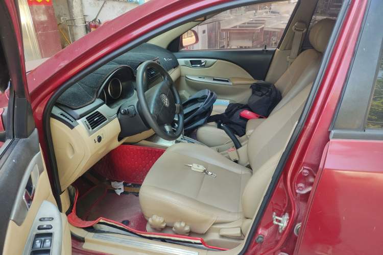 Used Buick Excelle 2013 1.5L Automatic Classic Model
