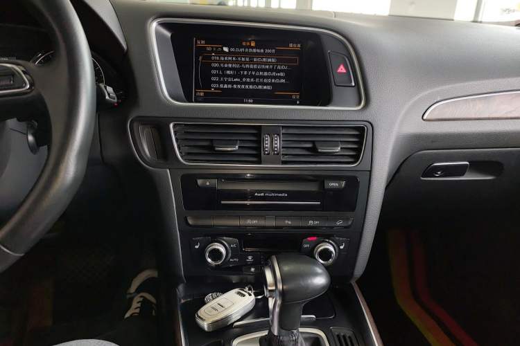 Used Audi Q5 2017 Plus 40 TFSI Comfort Model