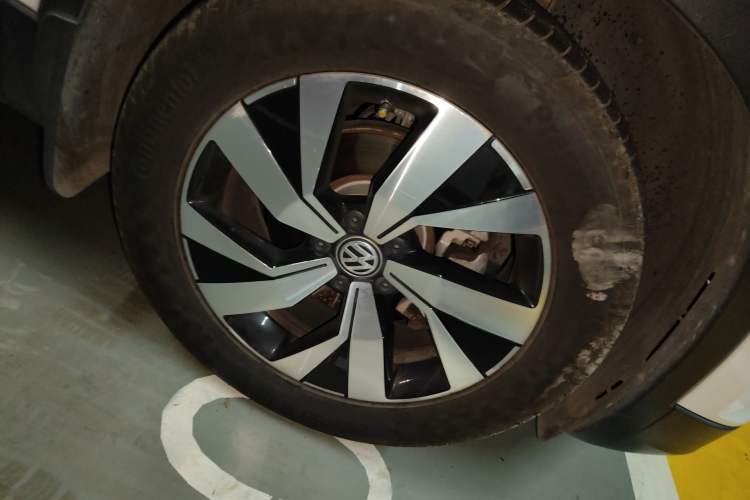 Used Volkswagen Tayron 2019 Teramont Edition 280TSI Two-Wheel Drive Luxury Model China VI Standard Right Front Wheel Hub