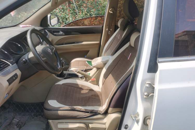 Used Baojun 730 2016 1.5L Manual Comfort Version 7 Seats China V Emission Standard