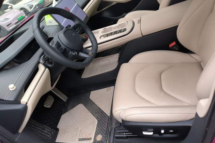 Used Xiaomi Auto SU7 2024 Four-Wheel Drive Ultra-Long Range Advanced Intelligent Driving Max Edition
