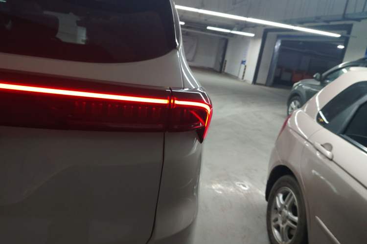 Used JETOUR X70 PLUS 2023 1.5T DCT Ziqiang PRO 5-Seater Right Rear Taillight