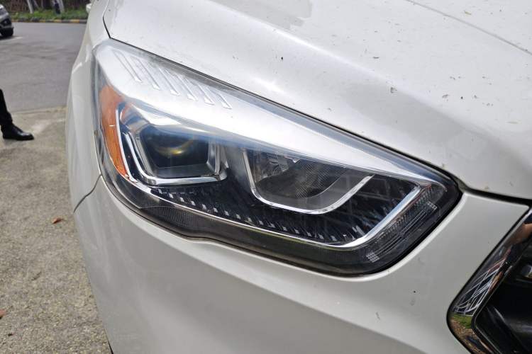 Used Ford Kuga 2019 EcoBoost 180 Two-Wheel-Drive Platinum Edition China V Standard Right Front Headlight