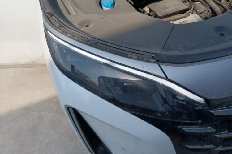 Used BYD Xia 2025 DM-i 1.5T 180km Excellence Model Right Front Headlight