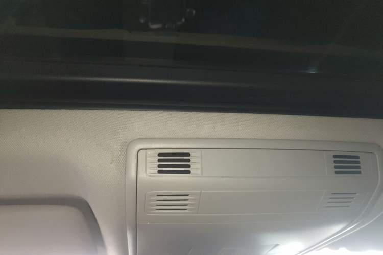 Used Volkswagen Sagitar 2019 280TSI DSG Luxury Version China VI Standard Headliner