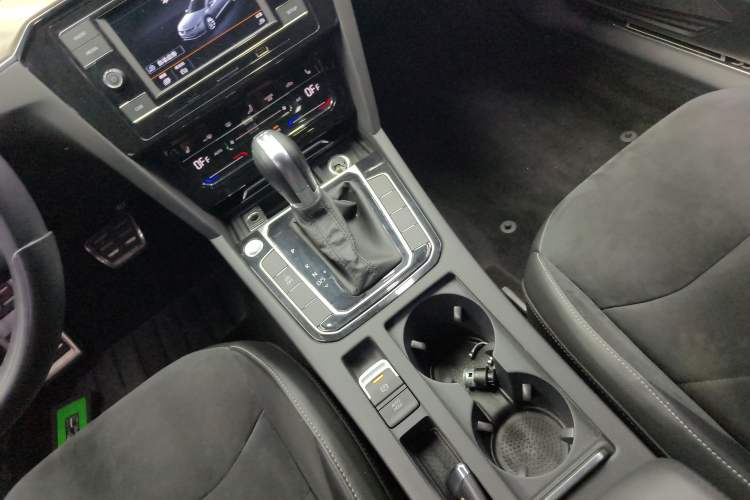 Used Volkswagen FAW-Volkswagen CC 2020 330TSI Huayan Edition China VI Standard
