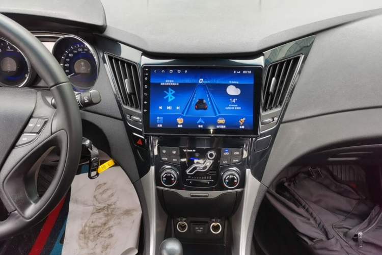 Used Hyundai Sonata 2015 Classic 2.0L Automatic Leading Edition Audio And AC Panel