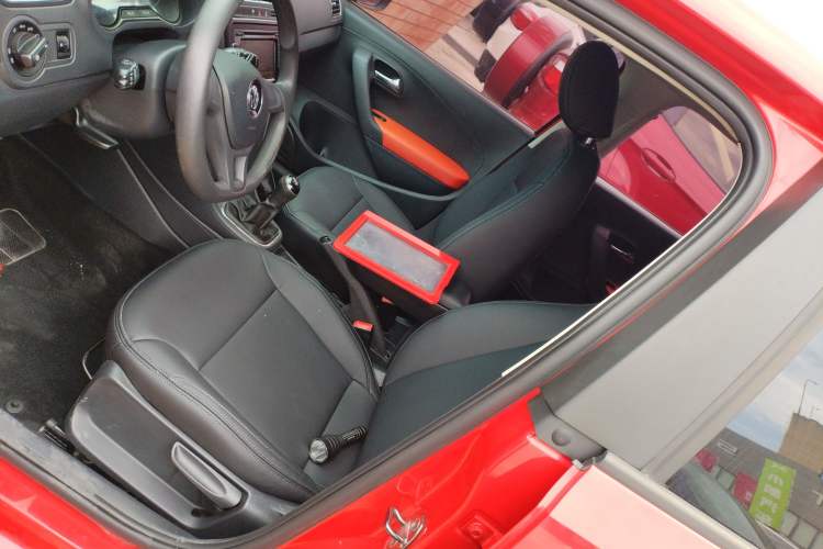 Used Volkswagen Polo 2014 1.6L Manual Comfort Edition
