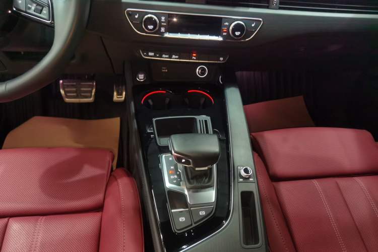 Used Audi A4L 2023 40 TFSI Luxury Dynamic Model