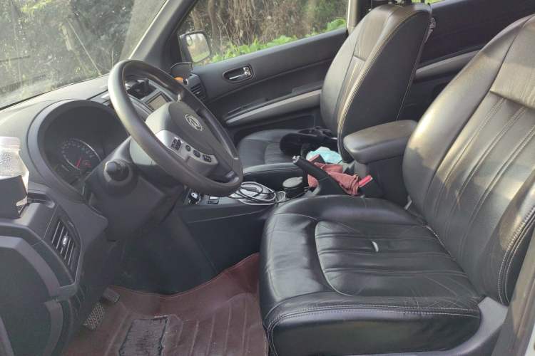 Used Dongfeng Fengdu MX6 2015 2.0L CVT Two-Wheel Drive Dream Edition
