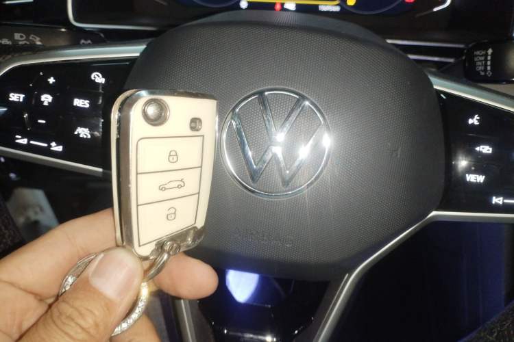 Used Volkswagen Tiguan L 2023 330TSI Automatic Two-Wheel Drive R-Line Enjoyment Edition Vehicle Key