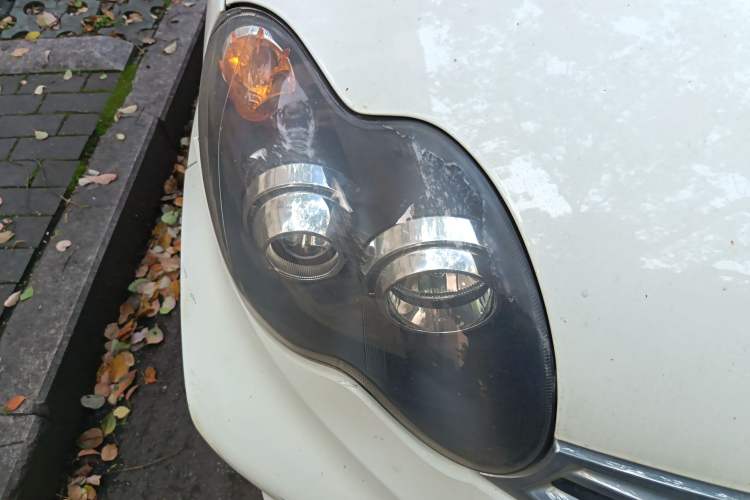 Used BYD F0 2015 1.0L AMT XuanKu Model Right Front Headlight