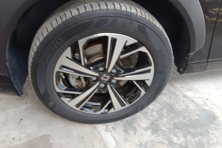 Used SOL QX 2021 300T DCT Prestige Smart Connectivity Version Left Front Wheel Hub